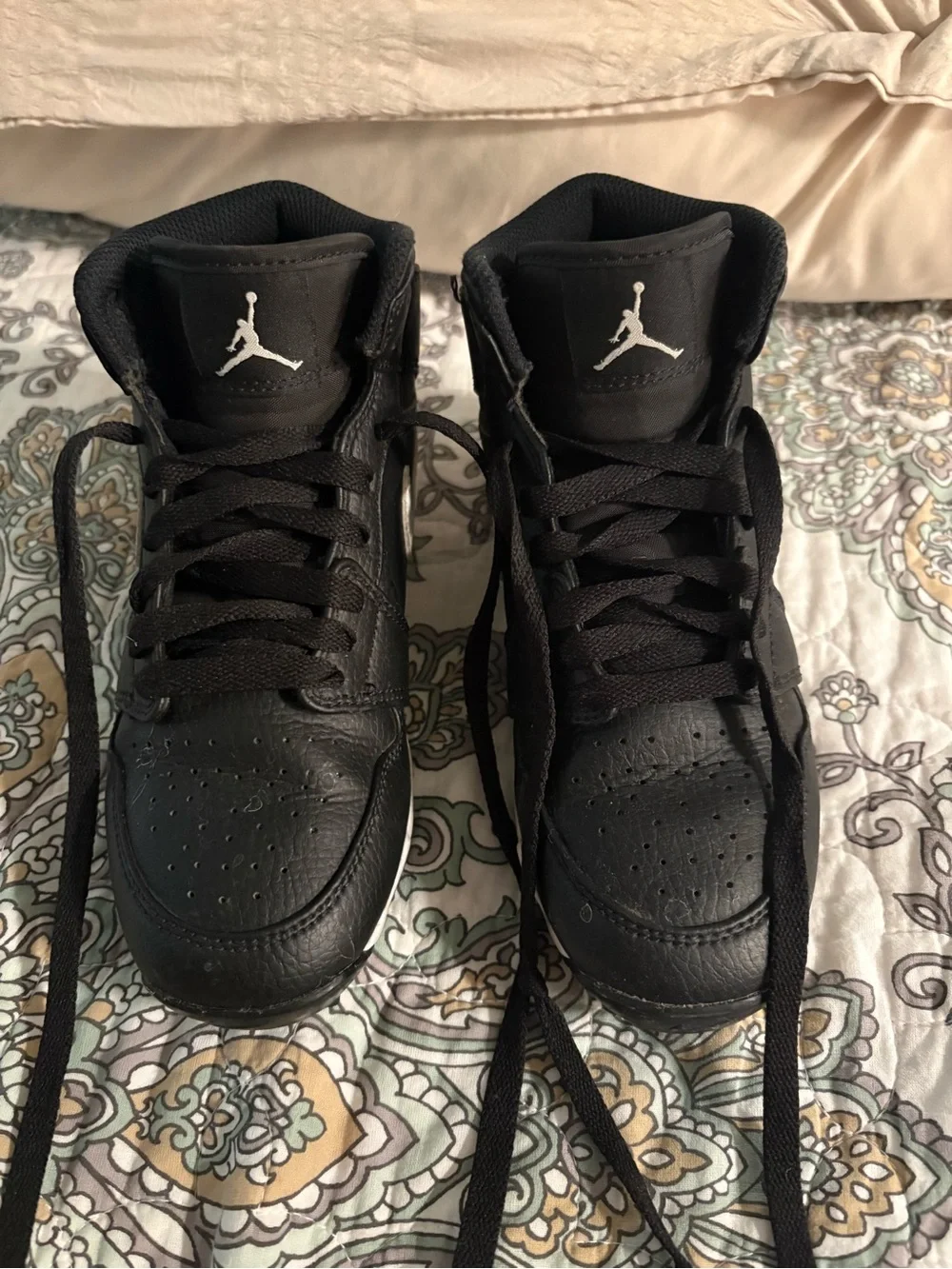 Jordan Kids Black and White High-Top Cleats 3.5Y